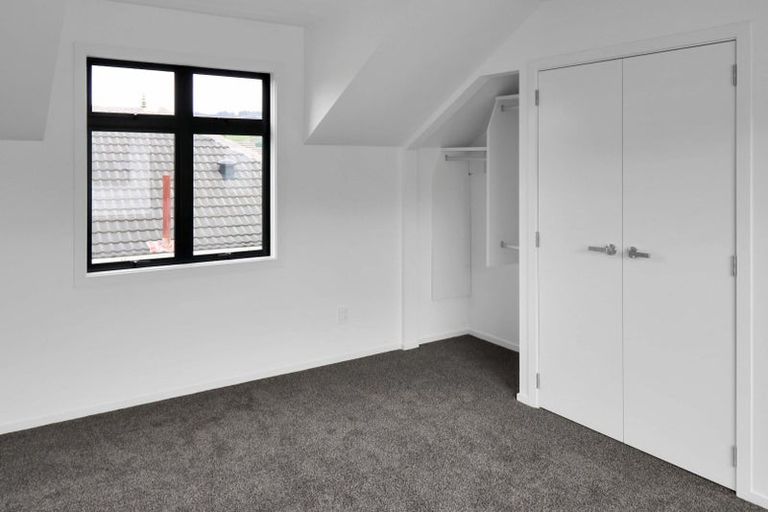 Photo of property in 1a Raymond Terrace, Waterloo, Lower Hutt, 5011