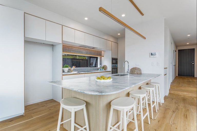 Photo of property in 5 Makumaku Place, Long Bay, Auckland, 0630