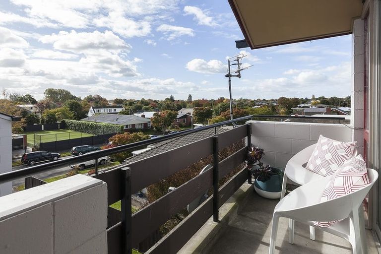 Photo of property in 21 Newbridge Place, Ilam, Christchurch, 8041