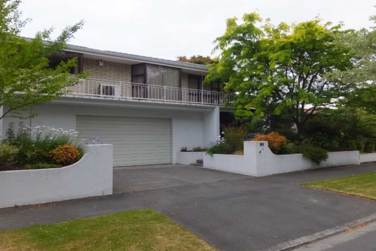 Photo of property in 17 Highland Place, Avonhead, Christchurch, 8042