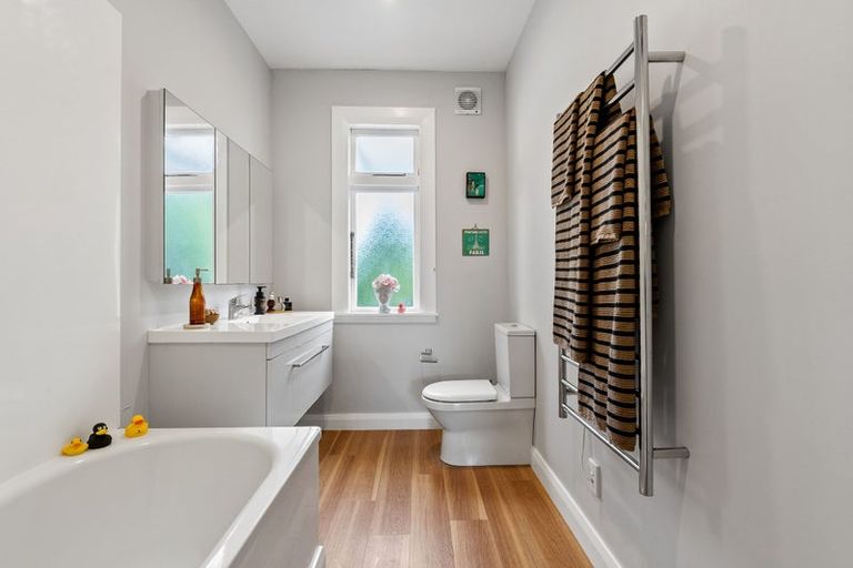 Photo of property in 21 Chamberlain Road, Karori, Wellington, 6012