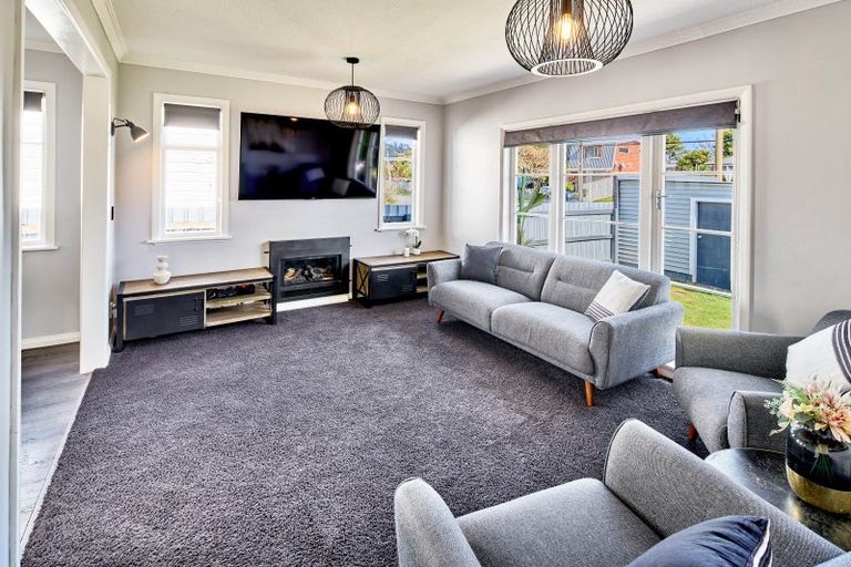 Photo of property in 3 Montgomery Crescent, Clouston Park, Upper Hutt, 5018