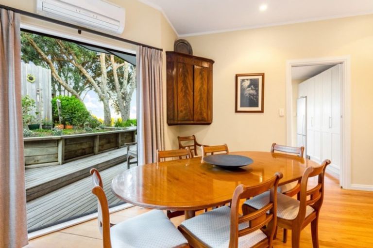 Photo of property in 7a View Road, Campbells Bay, Auckland, 0630