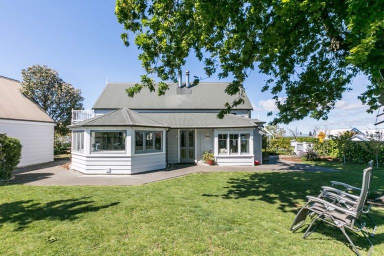 Photo of property in 2 Sealy Road, Bluff Hill, Napier, 4110