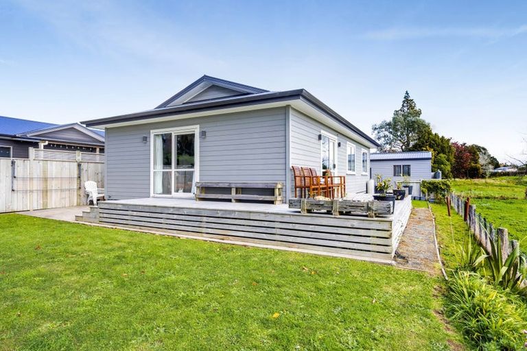 Photo of property in 8 Manatu Lane, Inglewood, 4330