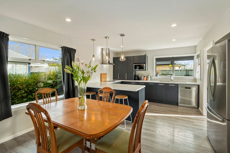 Photo of property in 15 Wilton Crescent, Bishopdale, Christchurch, 8053