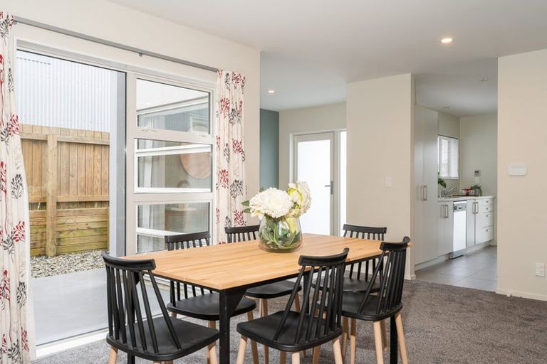 Photo of property in 36h Erlestoke Crescent, Churton Park, Wellington, 6037