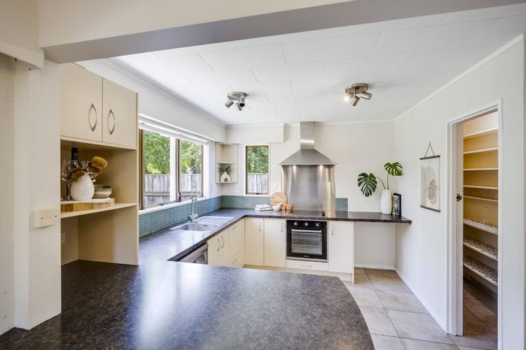 Photo of property in 16 Ngarimu Crescent, Taradale, Napier, 4112