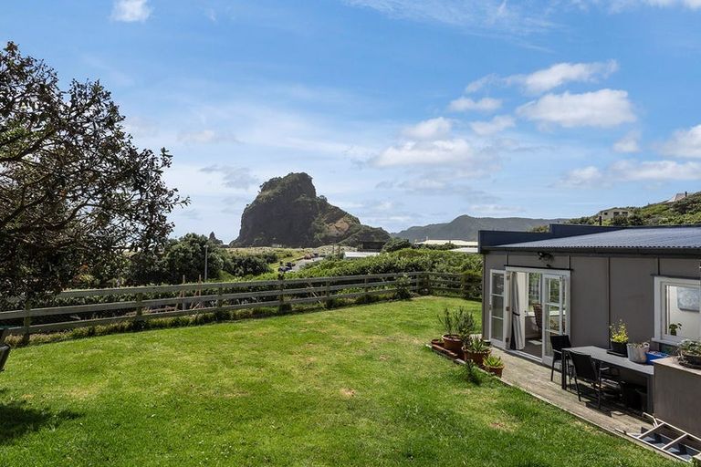 Photo of property in 60 Beach Valley Road, Piha, New Lynn, 0772