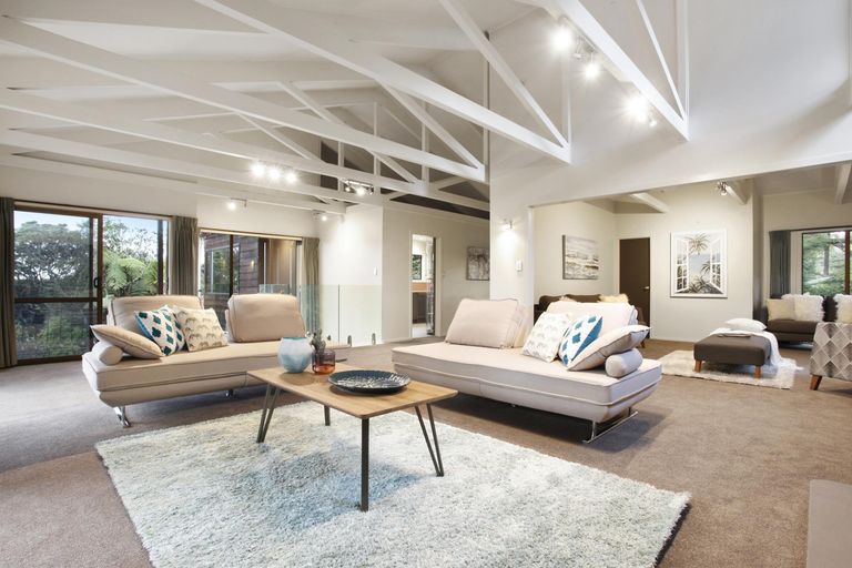 Photo of property in 24 Atarua Gardens, Waiatarua, Auckland, 0604