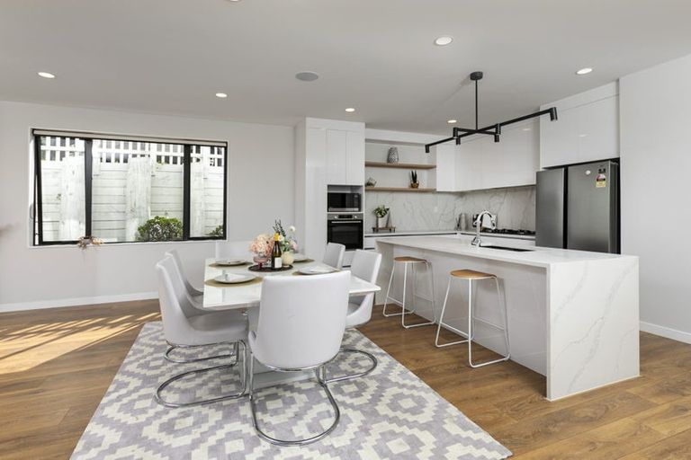 Photo of property in 8c Albany Highway, Greenhithe, Auckland, 0632