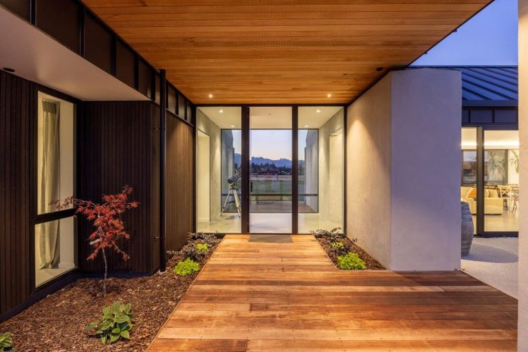 Photo of property in 10 Little Orchard Way, Wanaka, 9382