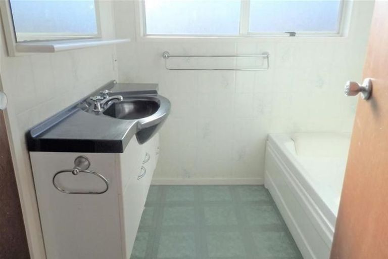 Photo of property in 18 Limond Street, Randwick Park, Auckland, 2105