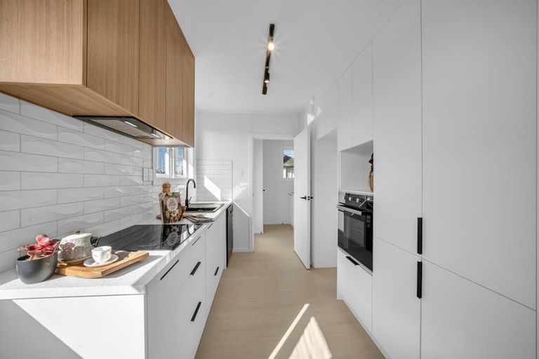 Photo of property in 97 Tidal Road, Mangere, Auckland, 2022