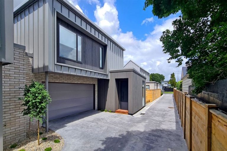 Photo of property in 2/23 Strowan Avenue, Fairfield, Hamilton, 3214