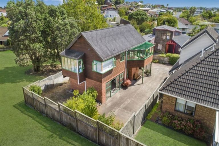 Photo of property in 2/44 Loloma Drive, Half Moon Bay, Auckland, 2012
