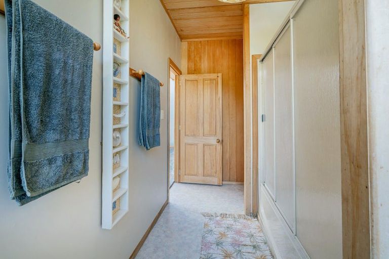 Photo of property in 24 Pye Place, Hot Water Beach, Whitianga, 3591