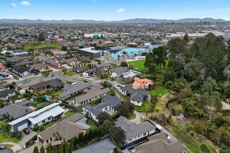 Photo of property in 12 Cabernet Close, Rototuna, Hamilton, 3210