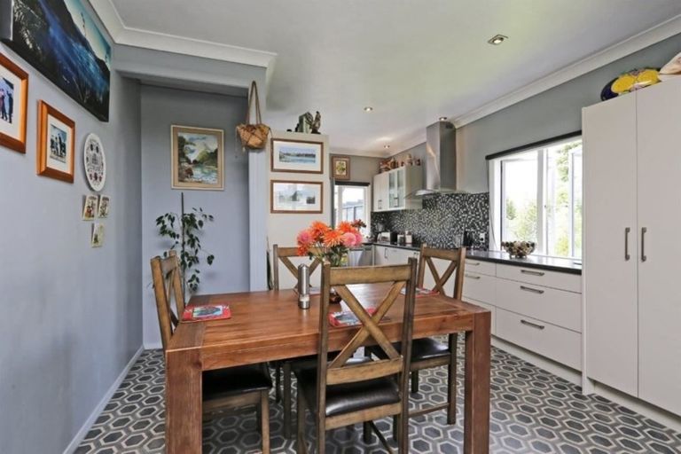 Photo of property in 1012 Heretaunga Street East, Parkvale, Hastings, 4122