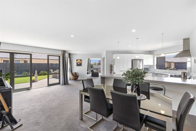 Photo of property in 8 Glen Kerran Close, Broomfield, Christchurch, 8042