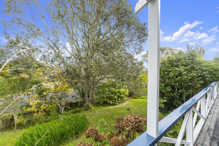 Photo of property in 1 Denver Avenue, Sunnyvale, Auckland, 0612