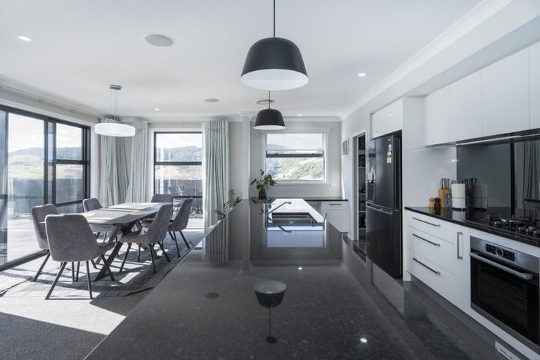 Photo of property in 14 Atherton Terrace, Churton Park, Wellington, 6037