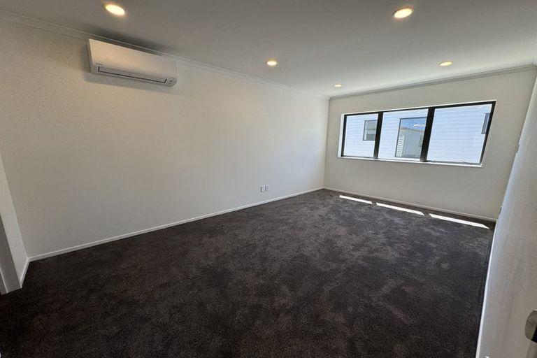 Photo of property in 22d Toru Street, Te Atatu Peninsula, Auckland, 0610