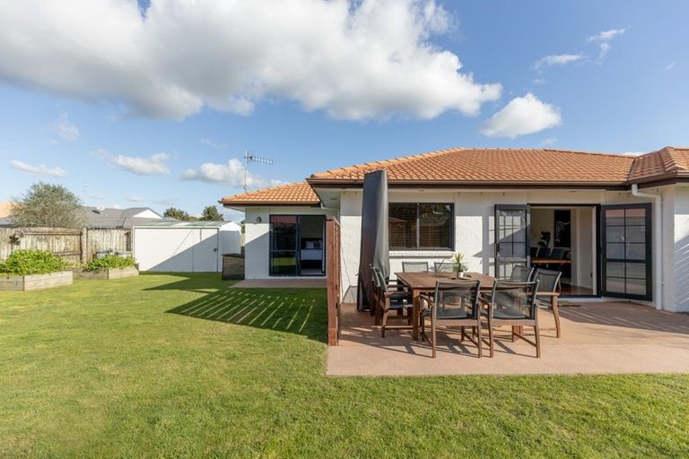 Photo of property in 15 Lamia Grove, Papamoa Beach, Papamoa, 3118