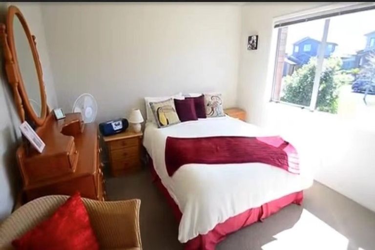 Photo of property in 8 Barnacle Rise, Red Beach, 0932