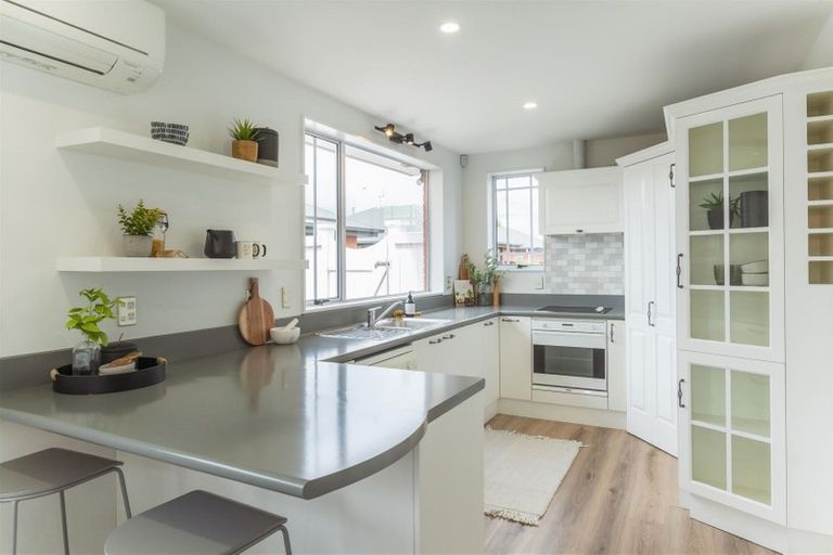 Photo of property in 99a Avonhead Road, Avonhead, Christchurch, 8042