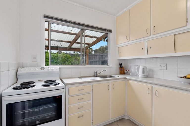 Photo of property in 1/29 Ludlow Terrace, Totara Vale, Auckland, 0627