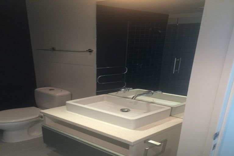 Photo of property in Stratis Apartments At Lighter Quay, 310/83 Halsey Street, Auckland Central, Auckland, 1010