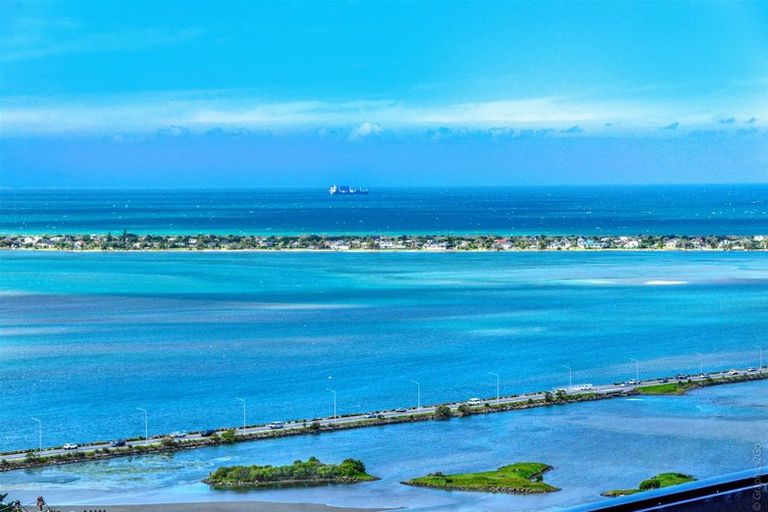 Photo of property in 82 Mount Pleasant Road, Mount Pleasant, Christchurch, 8081