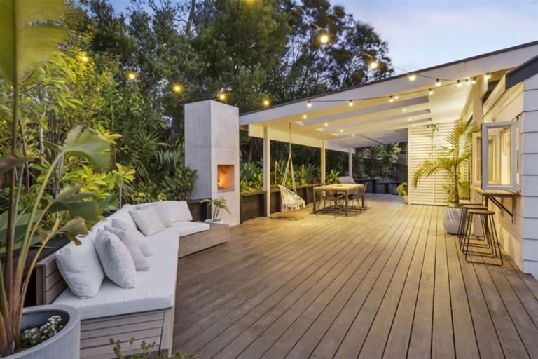 Photo of property in 2 Redwing Street, Browns Bay, Auckland, 0630