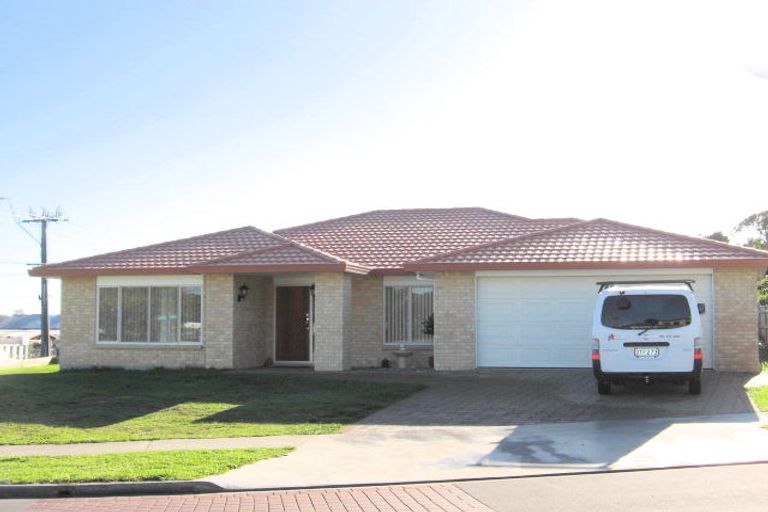 Photo of property in 1 Harry Shaw Way, Raumati South, Paraparaumu, 5032