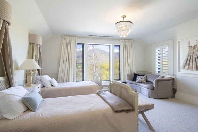 Photo of property in 2 Haggitt Lane, Lake Hayes, Queenstown, 9371