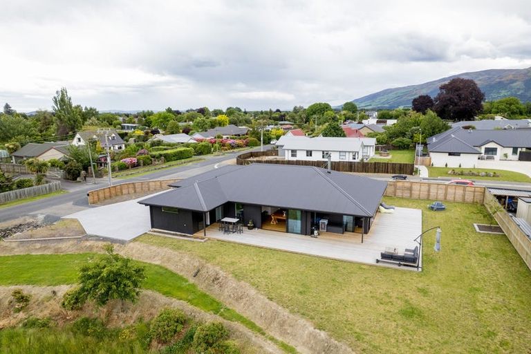 Photo of property in 2 Franks Place, Outram, 9019