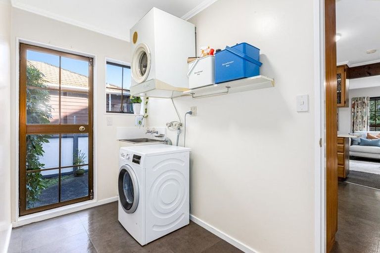 Photo of property in 31 Burbank Crescent, Churton Park, Wellington, 6037