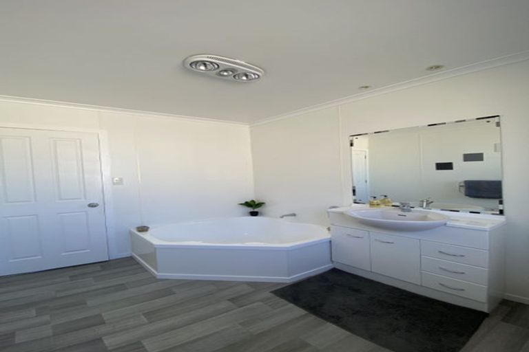 Photo of property in 10 Amner Place, Havelock North, 4130