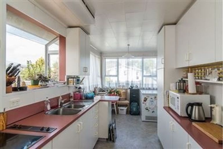 Photo of property in 69a Donovan Road, Paraparaumu Beach, Paraparaumu, 5032