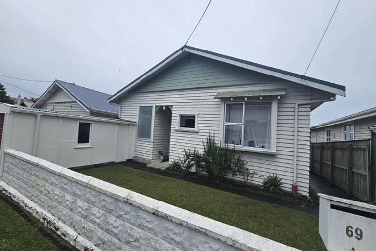 Photo of property in 69 Pendarves Street, New Plymouth, 4310