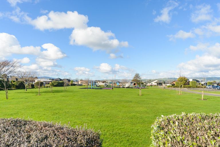 Photo of property in 9 Foxtail Fern, Kelvin Grove, Palmerston North, 4414