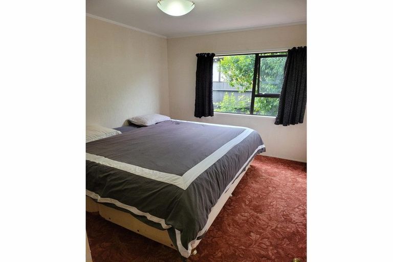 Photo of property in 1 Paulownia Place, Totara Heights, Auckland, 2105