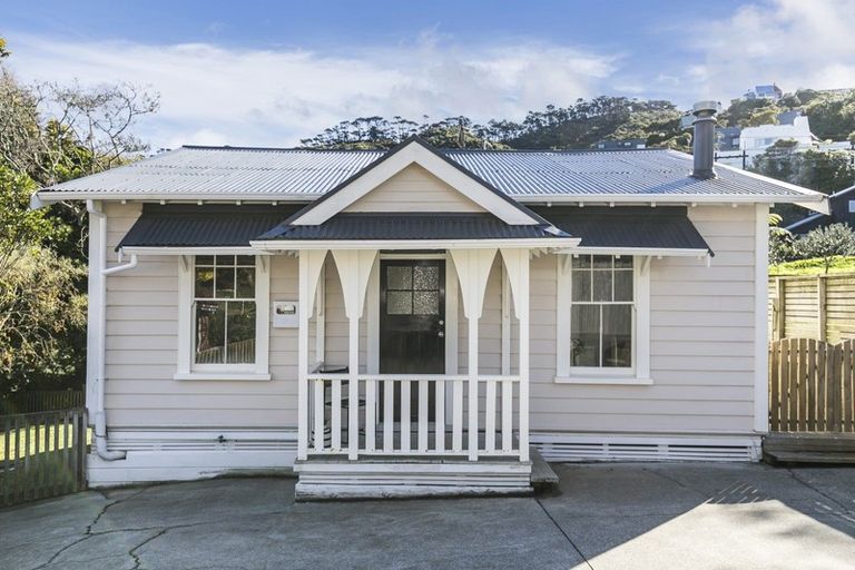 Photo of property in 7 Omar Street, Khandallah, Wellington, 6035