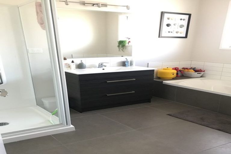 Photo of property in 43 Bert Wall Drive, Omokoroa, 3114