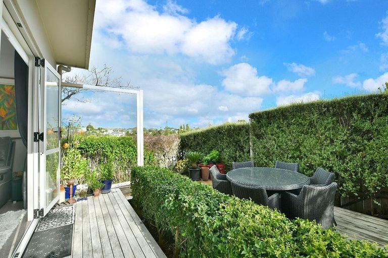 Photo of property in 7 Carento Way, Stanmore Bay, Whangaparaoa, 0932