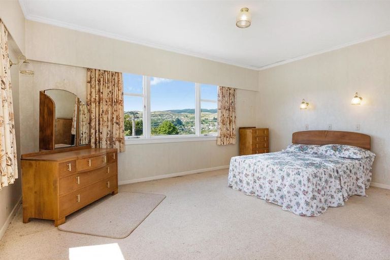 Photo of property in 4 Tainui Terrace, Tawa, Wellington, 5028