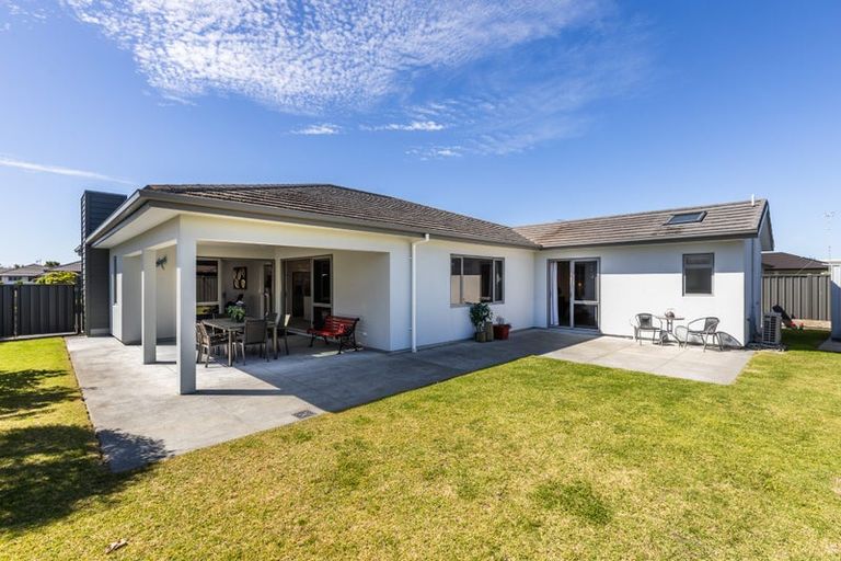 Photo of property in 37 Kapiti Drive, Poraiti, Napier, 4112