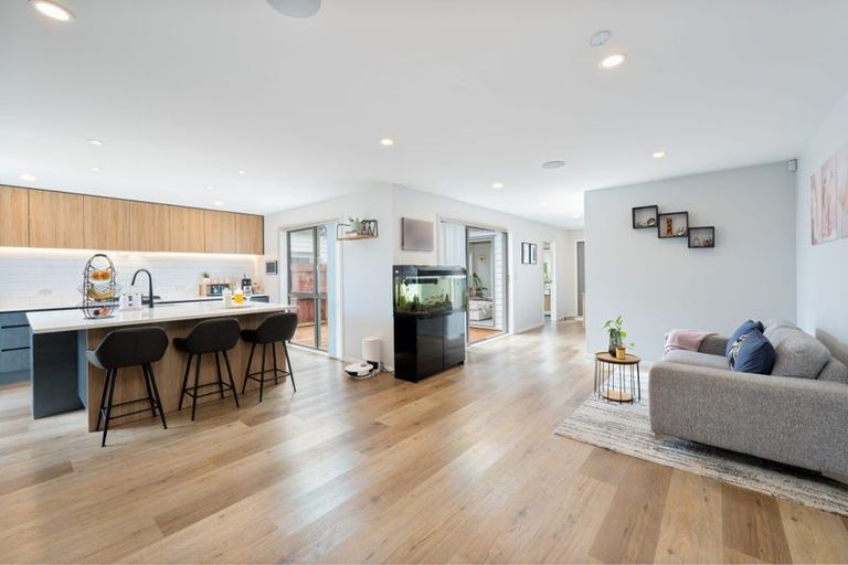 Photo of property in 24 Tarras Road, Kumeu, 0810