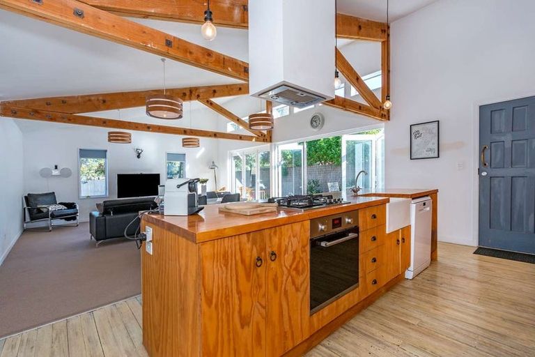 Photo of property in 265 Marine Parade, New Brighton, Christchurch, 8061